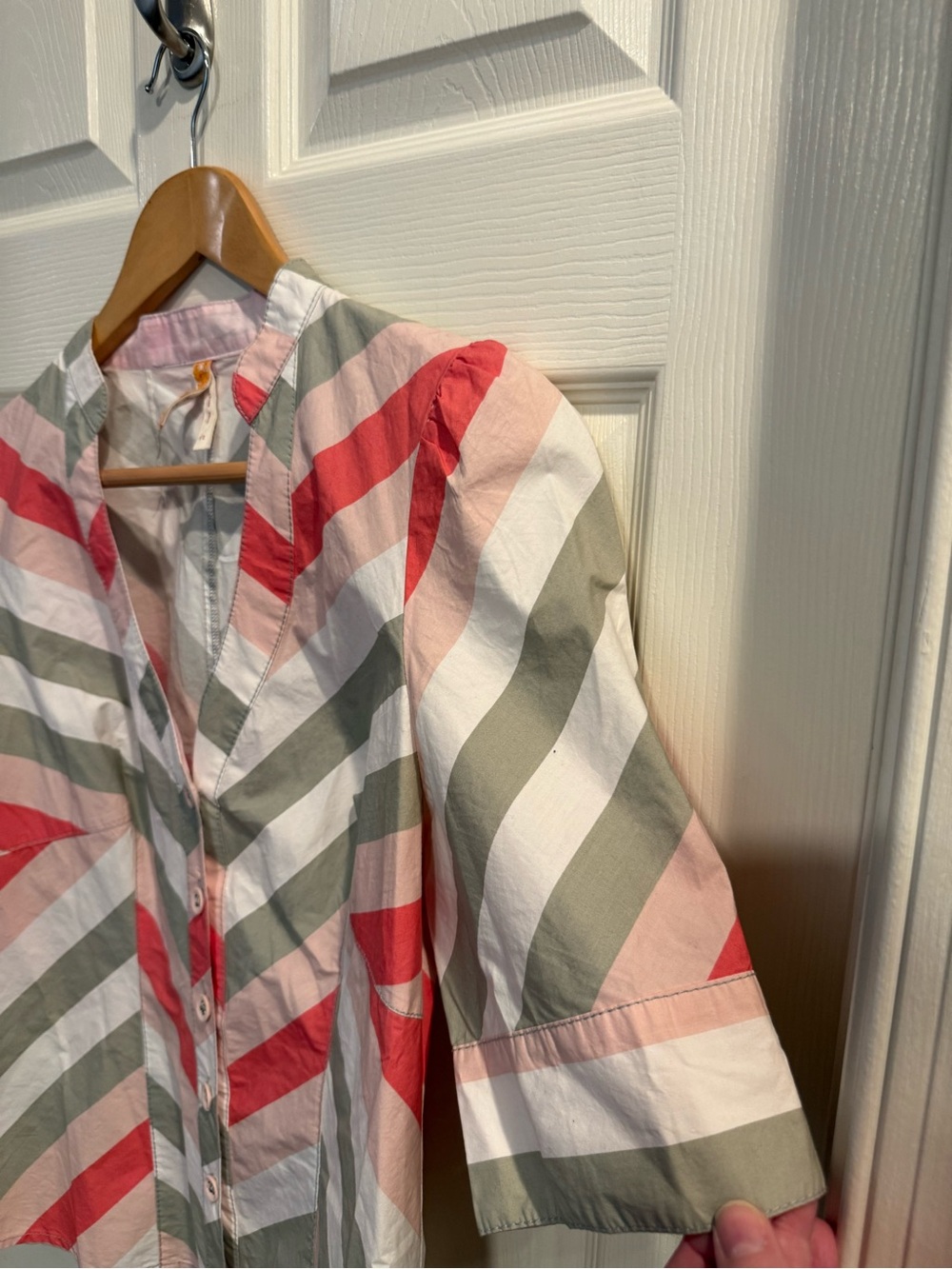 Maeve Anthropologie Chevron Top with Coral Accents - Picture 5 of 11